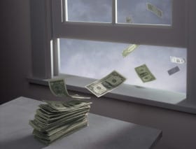 Penge ud af vinduet